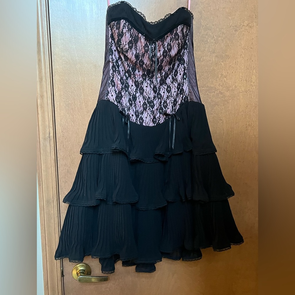 Betsey Johnson Vintage - pink silk w/ black sequined lace corset bodice- size 12